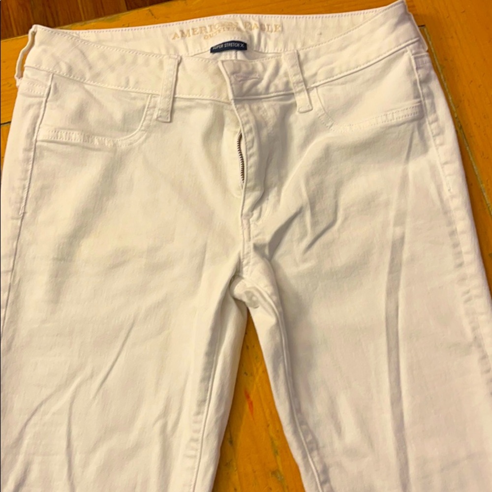 Women’s white skinny jeans